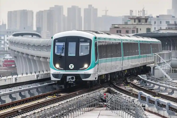 UPS電源租賃，數據中心與通信行業的靈活供電解決方案